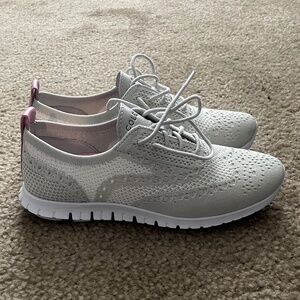 Women’s Cole Hann size 5.5 Grand OS